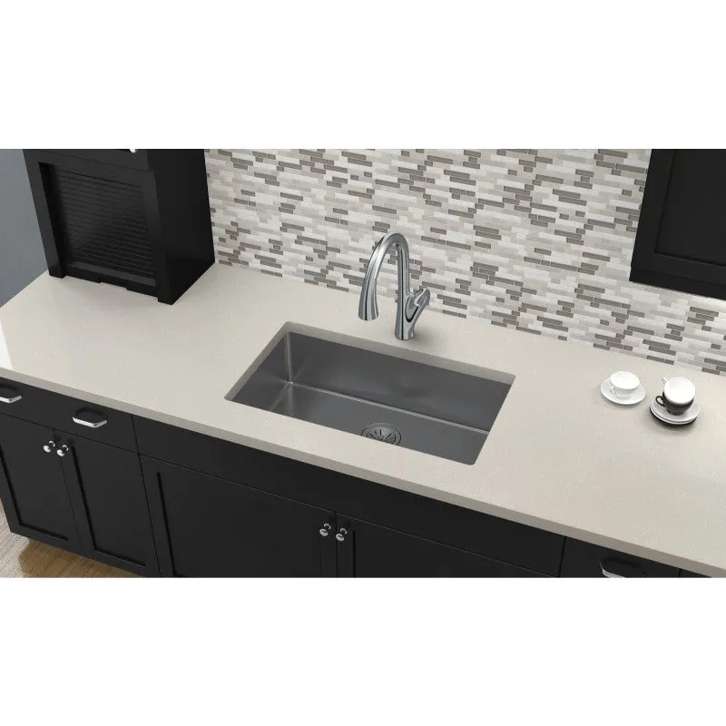 Crosstown 18.5" x 30.5" x 8" Stainless Steel Single-Basin Undermount Kitchen Sink