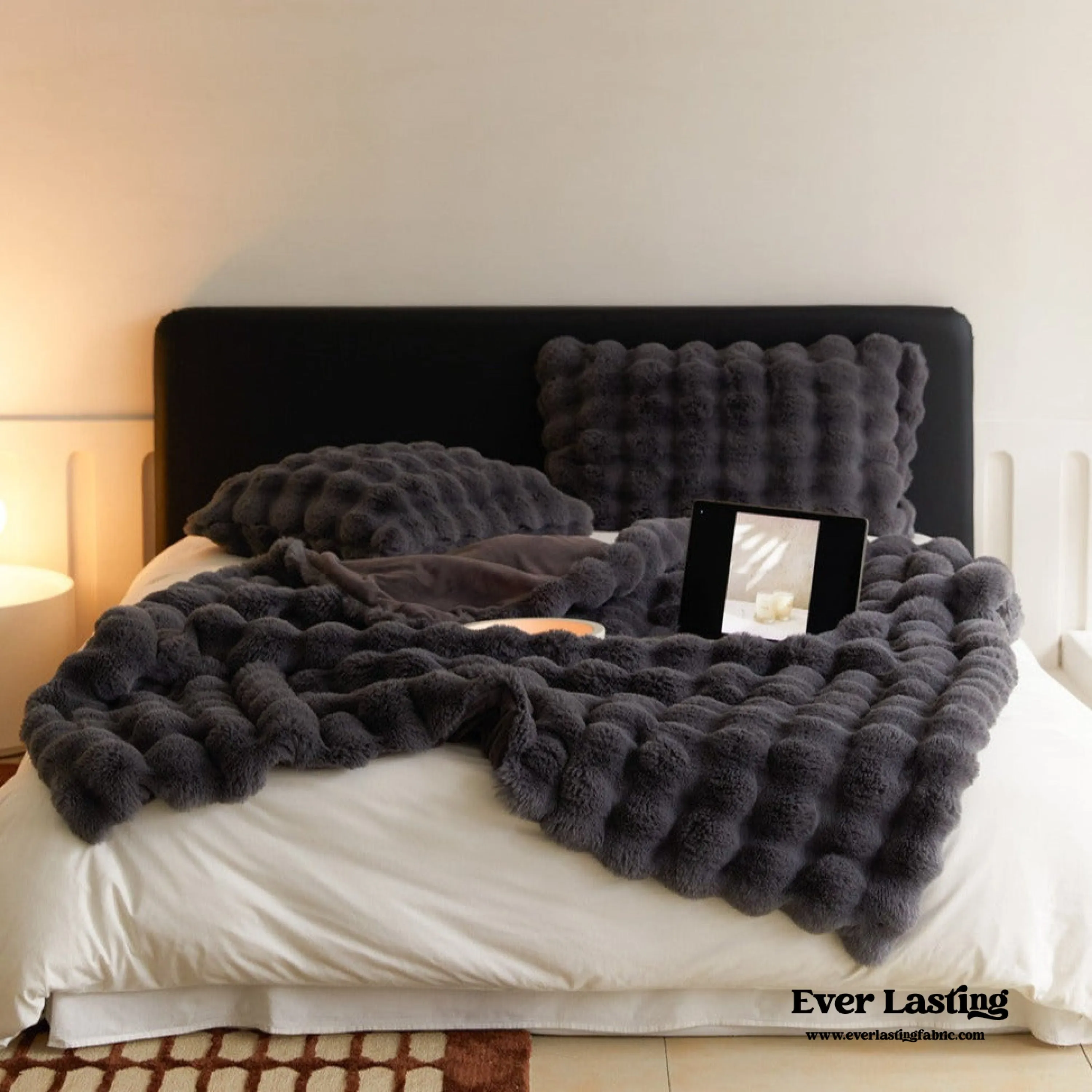 Fluffy Plush Throw Blanket / Blue