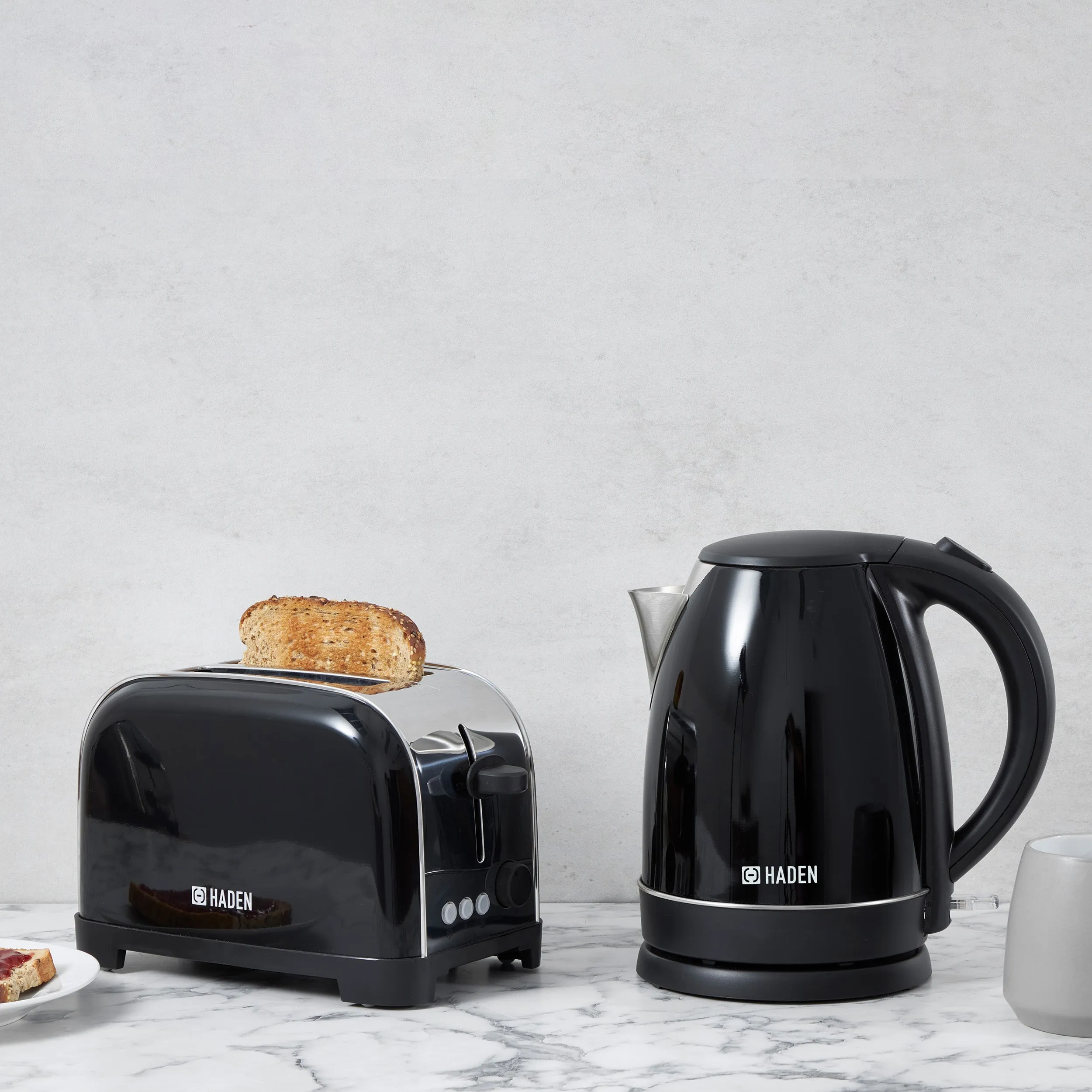 Haden Iver Black 2 Slice Toaster