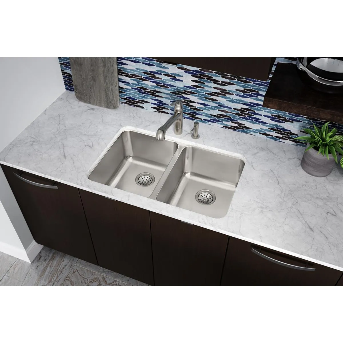 Lustertone Classic 31.25" x 20" x 9.88" Double-Basin Undermount Kitchen Sink in Lustrous Satin