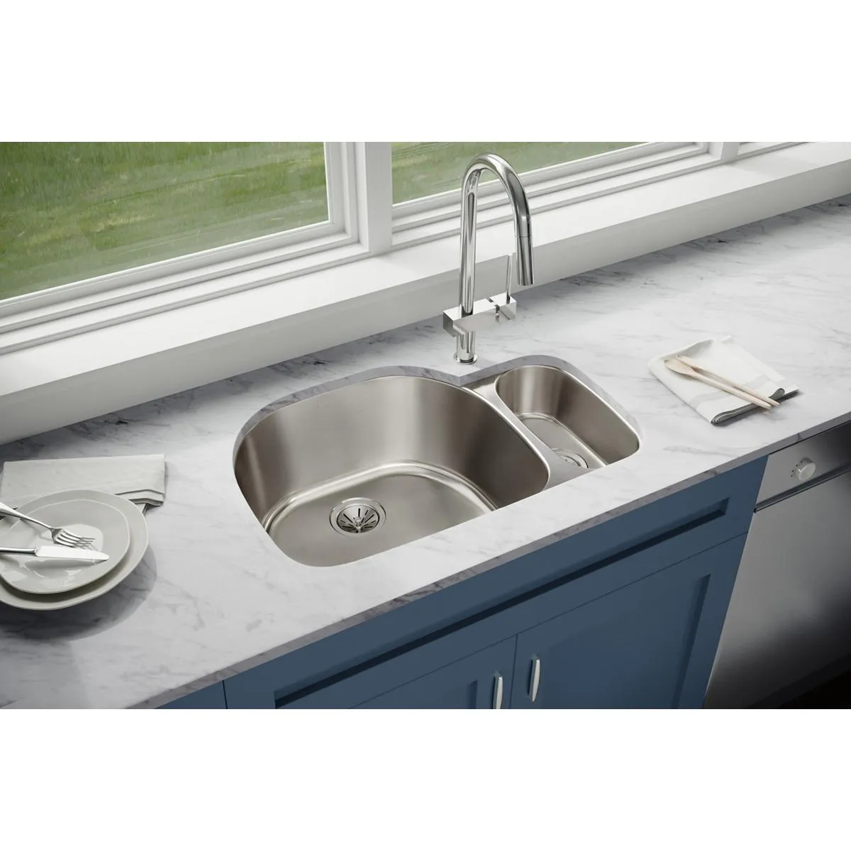 Lustertone Classic 31.5" x 21.13" x 10" Double-Basin Undermount Kitchen Sink in Lustrous Satin