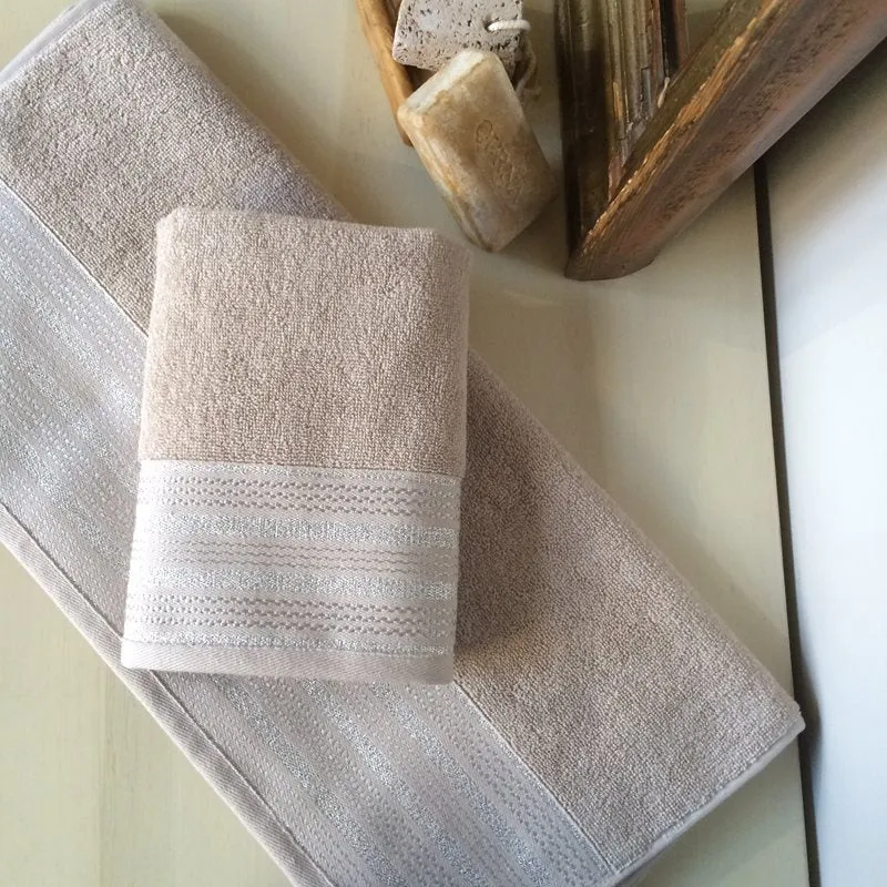 Luxurious Patterned Cotton Towels