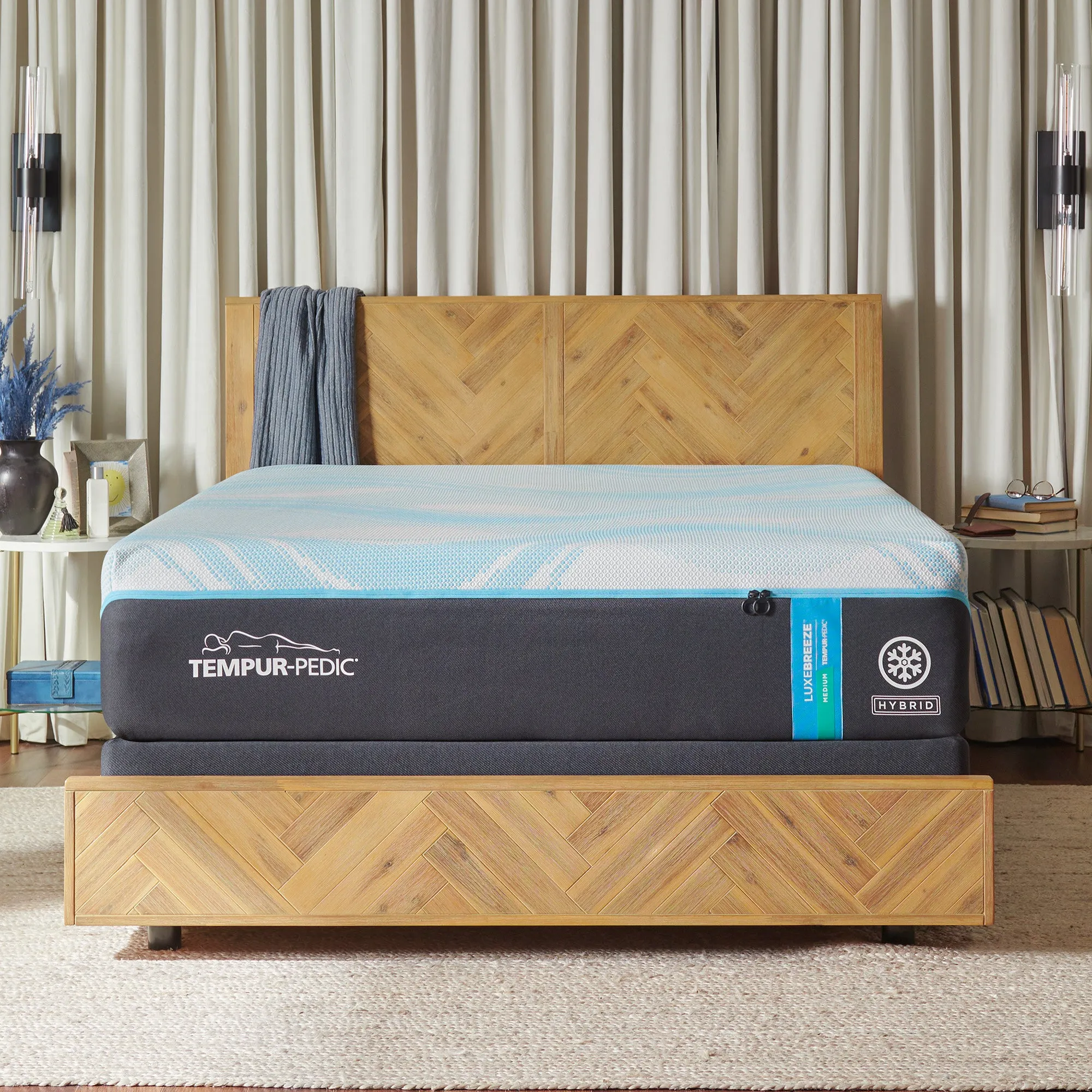 TEMPUR-LUXEbreeze®° 13" Medium Hybrid Mattress